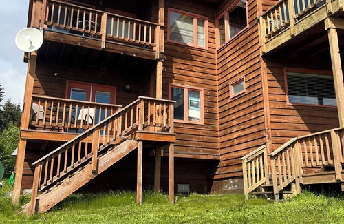 Fritz Creek Apartment | Adorable apartment with unparalleled glacier Mountain View’s in charming Homer.