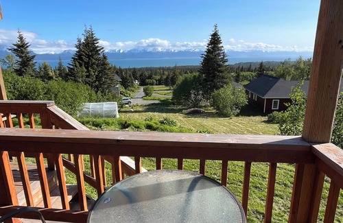 Fritz Creek Apartment | Adorable apartment with unparalleled glacier Mountain View’s in charming Homer.