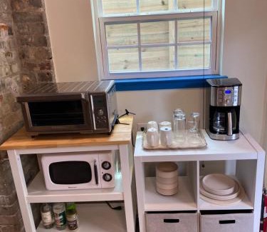 Bayou St. John Apartment | Adorable Artsy Apartment