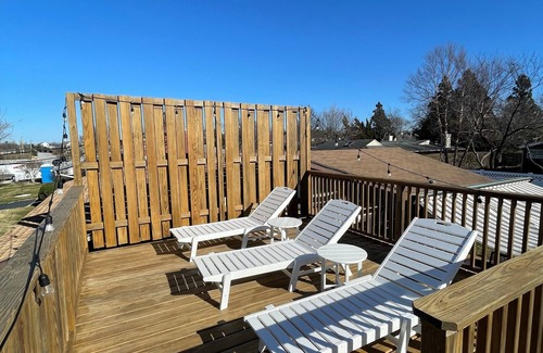 Culloden Shores House | Adorable beach house close to private beach & walking distance to shops &marinas