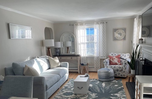 Portland House | Adorable, Bright and By the Bay!