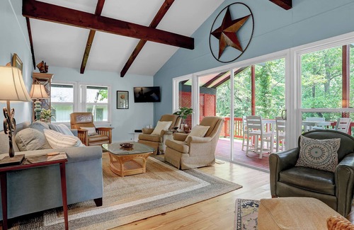 Chesapeake Ranch Estates-Drum Point Cottage | Adorable bungalow w/ access to private beaches and water views.