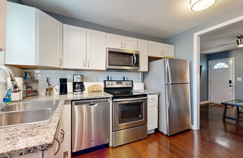 Haynes Area House | Adorable bungalow with washer/dryer & AC - five miles from downtown