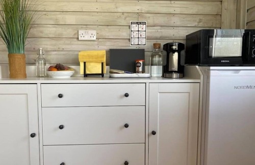 Raheen Ski Chalet | Adorable Cabin in the Countryside