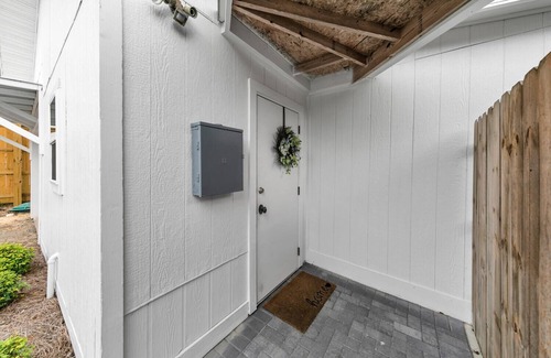 Gulfview Heights Cottage | ADORABLE Carriage house for two! Walk to the beach! 5 minutes to the beach!