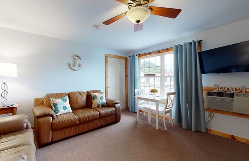 Wells Condo | Adorable Coastal Dream W/ Murphy Bed, Free WiFi, & Ideal Location Near the Beach