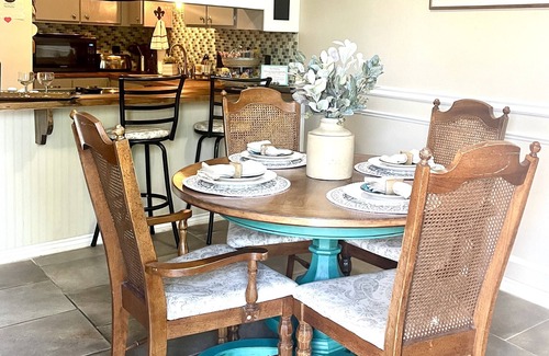 Waco Condo | Adorable condo near Baylor/Magnolia Table/Silos