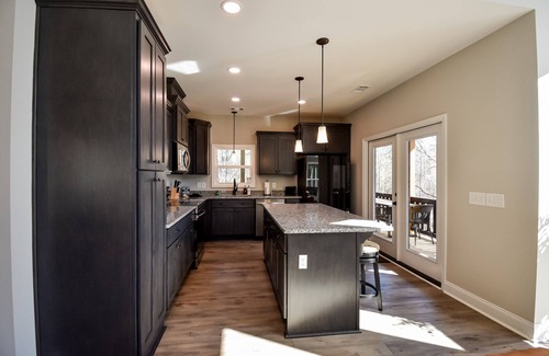 Blairsville Cabin | Adorable contemporary cabin with private hot tub, washer/dryer, AC, & firepit