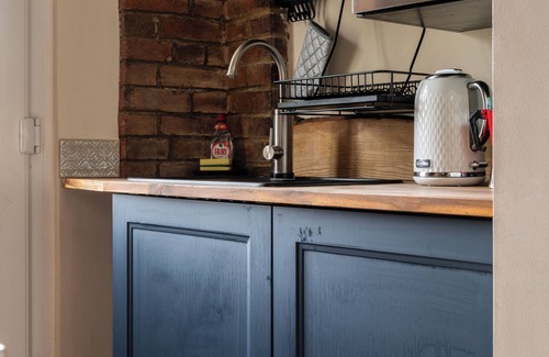Heathfield Cottage | Adorable cosy country cottage in beautiful English Countryside