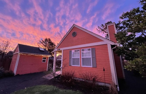Manzanita Cottage | Adorable Cottage, close to beach and town, dog friendly, 30+ days only