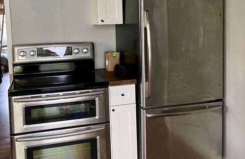Madison House | Adorable Cottage close to Beaches and Town