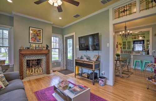 Seguin House | Adorable Cottage Less Than 1 Mi to Guadalupe River and Dtwn