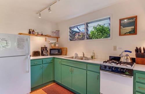 Kuau Cottage | Adorable cottage near small beach