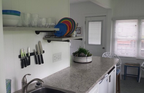 Lakeview Cottage | Adorable Cottage Townline Lake Paradise. Boat Kayak Fish (Lots!) BBQ Relax Swim