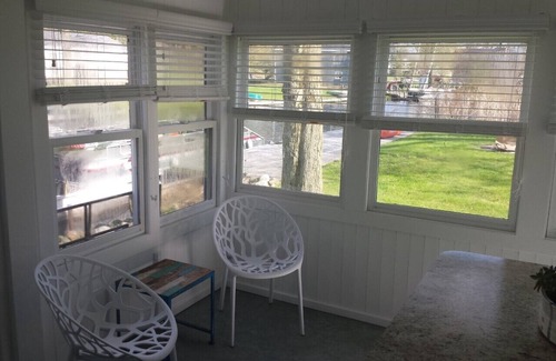 Lakeview Cottage | Adorable Cottage Townline Lake Paradise. Boat Kayak Fish (Lots!) BBQ Relax Swim