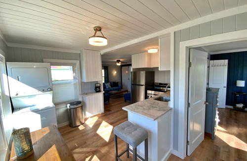 Surf Side Shores House | Adorable cottage w/Beach Access