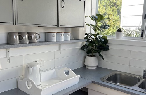 Dudley Park Apartment | Adorable Country Studio (pet friendly) additional charges