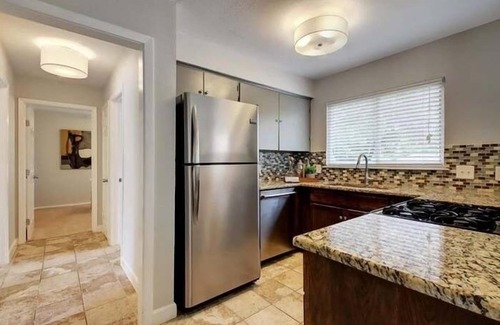 Pecan Springs Springdale House | Adorable Cozy House
