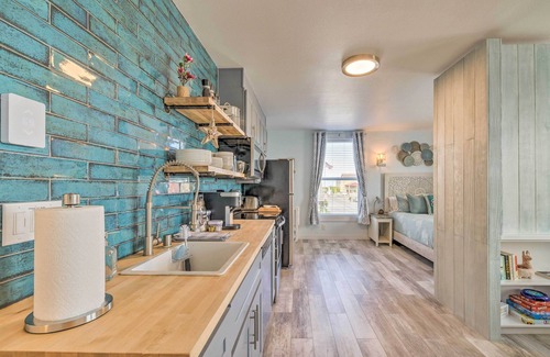Long Beach Apartment | Adorable Downtown Studio - 1 Block to Long Beach!