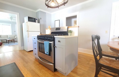 Coeur d'Alene House | Adorable Downtown CDA Bungalow Charming 2-bedroom with AC, WiFi, Coeur d'Alene