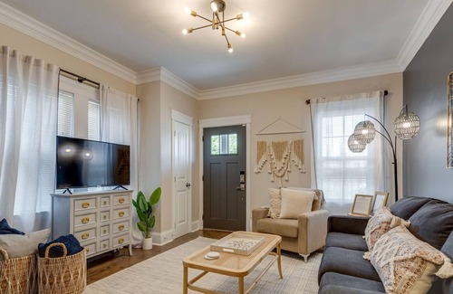 Five Points House | Adorable East Nashville home 10 minutes to downtown!