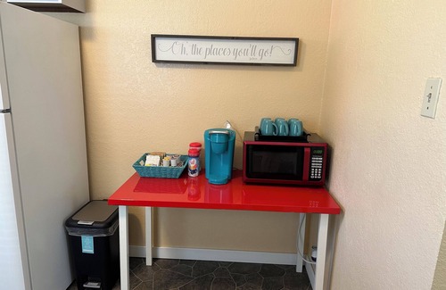 West Spokane Apartment | Adorable Finch Arboretum 1BR Duplex/AC/Free Parking/Centrally Located