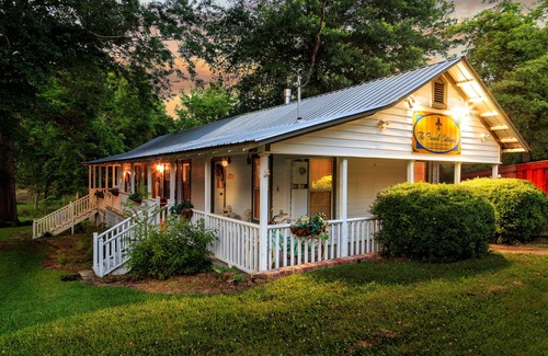 Jefferson Apartment | Adorable French Country Cottage Getaway - King Bed, Jetted Tub, Fireplace, Bikes