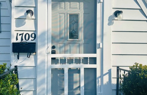 Erie House | Adorable Gem House in the Gem City!