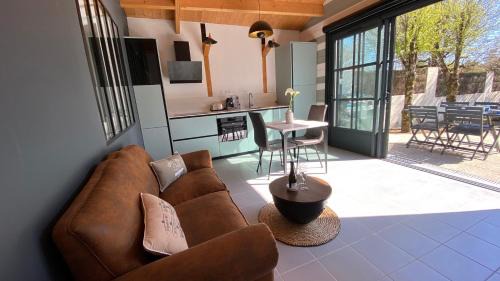 Olonne-sur-Mer Villa | Adorable Guest House avec balnéo et piscine