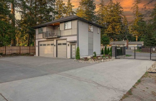 Lakeland North House | Adorable guest house with balcony