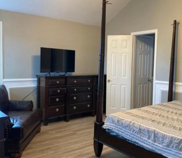 South Side House | Adorable Home Away from Home
