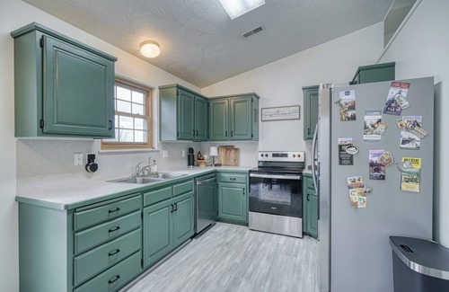 Idaho Falls House | Adorable home for everyone with WiFi, AC, and a fully fenced yard