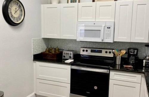 Lake Berkley House | Adorable House 4 Bed/3 Bath/Private Pool/2 Suites/Top Game Room/Upgraded decor!