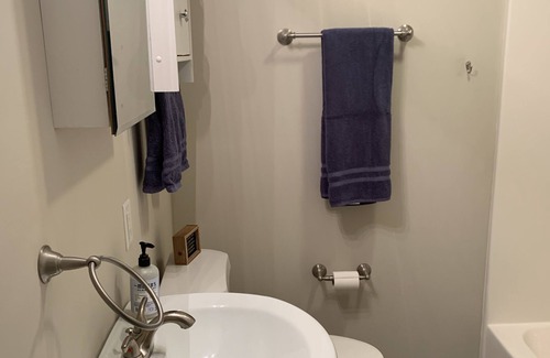Red Bank House | Adorable house in quiet neighborhood - 7 minutes from downtown!
