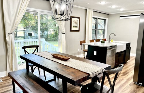 Starkville House | Adorable house just minutes from campus! Private Parking