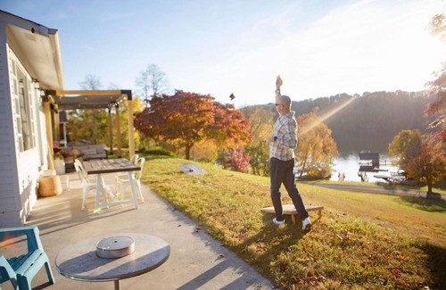 Ingles House | Adorable Lake House with Amazing Views