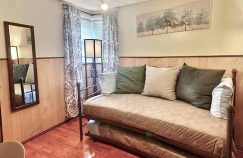 LaVale House | Adorable, mid-century home. Single level, pets ok.