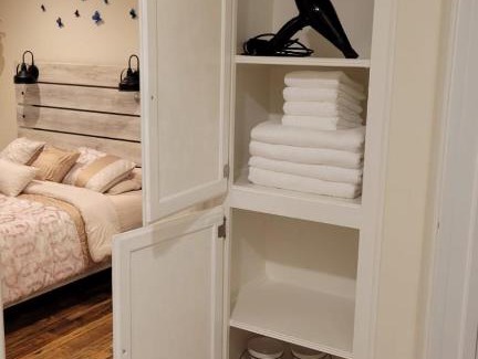 Encino Apartment | Adorable modern guesthouse with full kitchen