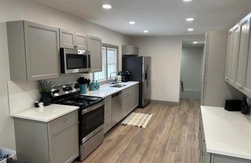 Wichita House | Adorable New West 3 BR 2 BA SMRT TV Coffee