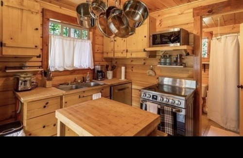 Iron River Cabin | Adorable Northwoods cabin