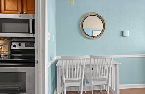Myrtle Beach Apartment | Adorable Oceanfront Condo - 2 Queen Beds - Kitchen