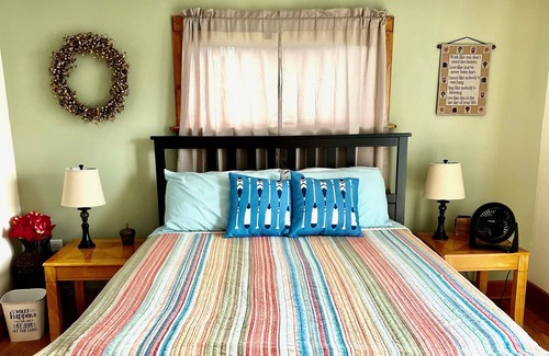 Upper Peninsula Michigan Cabin | Adorable one bedroom cabin on Little Lake, centrally located near Trail 8