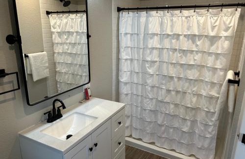 Peters House | Adorable One Bedroom Cottage