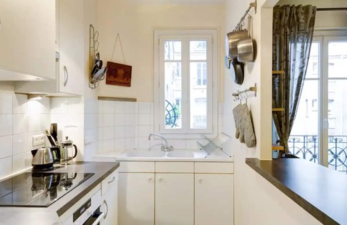 15th Arrondissement Apartment | Adorable Parisian Flat 15eme