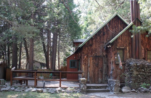 Camp Nelson Cabin | Adorable pet friendly cottage located in the Giant Sequoias!