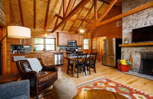 Ephraim Cabin | Adorable Pet Friendly Cottage in the Heart of Ephraim! Great WiFi