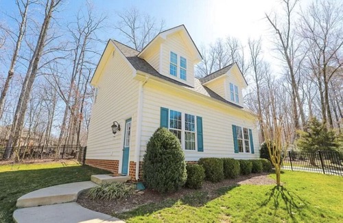 Midlothian House | Adorable private guesthouse