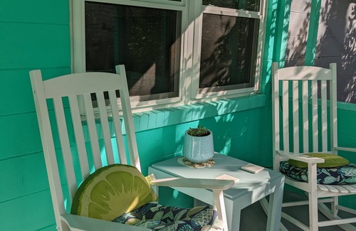 De Funiak Springs House | Adorable queen house near Lake DeFuniak Springs