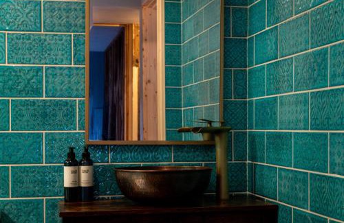 Heathfield House | Adorable quirky country cottage