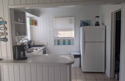 Green Turtle Cay Cottage | Adorable remodeled cottage-OCEAN FRONT on Coco Bay-JULY AVAILABILITY!